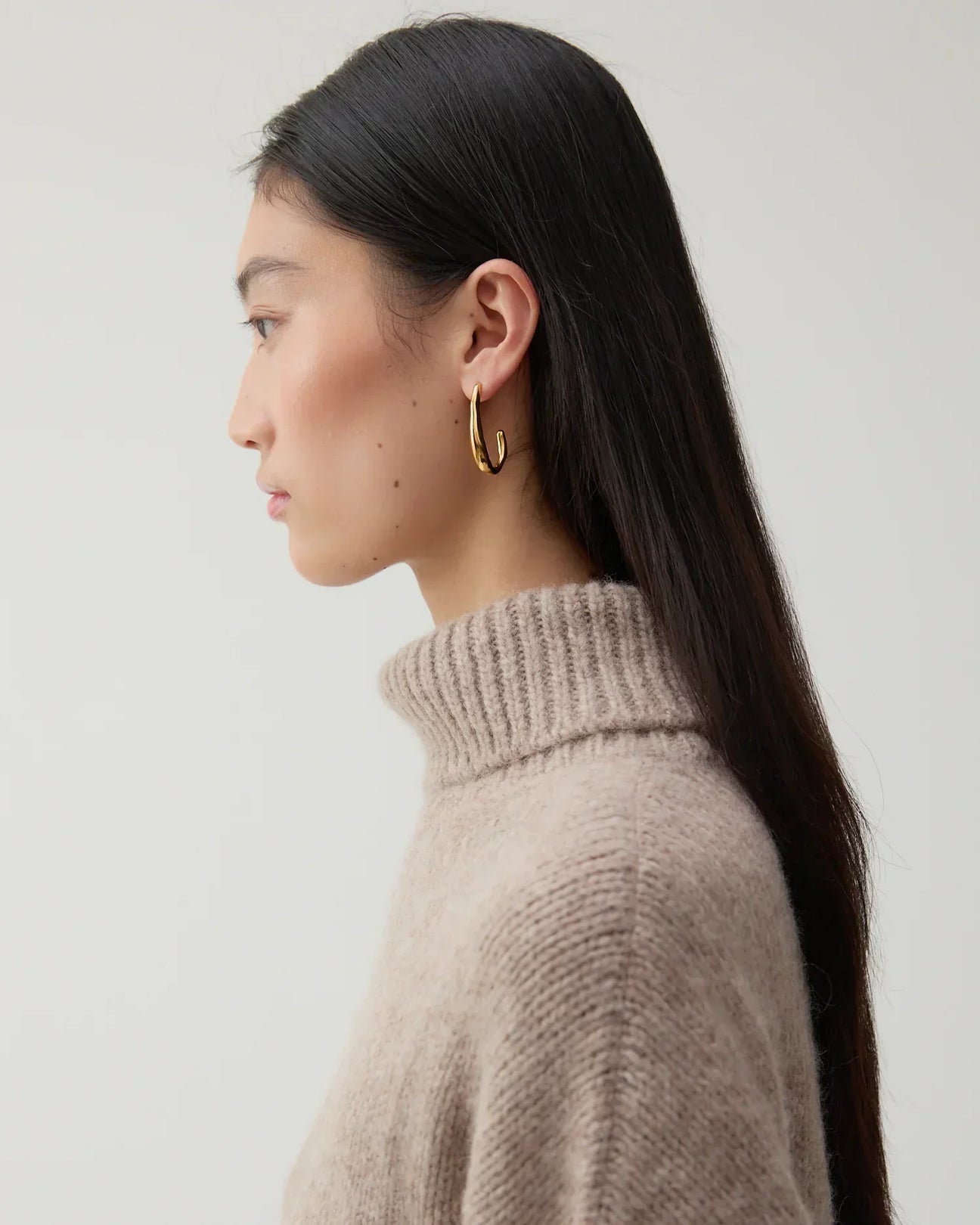Césart by Rejina Pyo: Sculptural Jewellery from London, Where Seoul Meets Art Deco