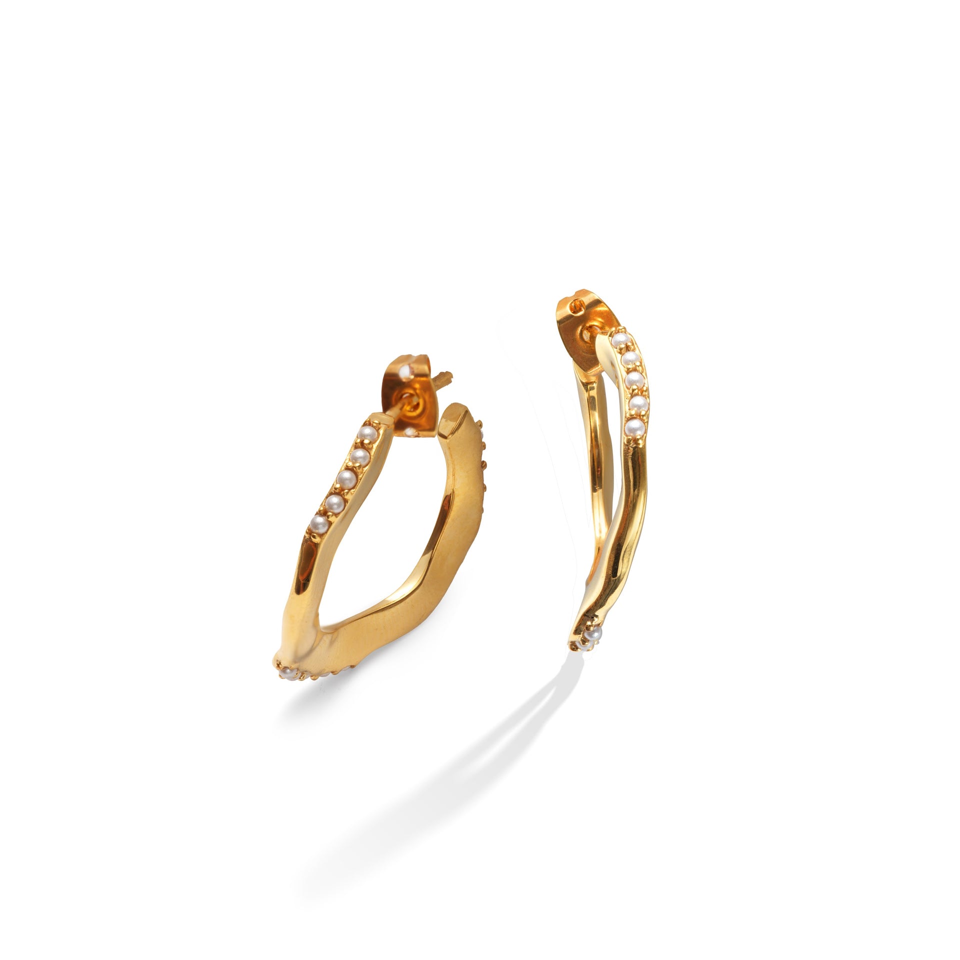 WAVE HOOP EARRINGS WITH MINI PEARLS